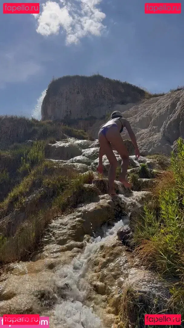 Shanti Tan Onlyfans Photo Gallery 