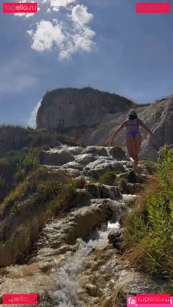 Shanti Tan Onlyfans Photo Gallery 