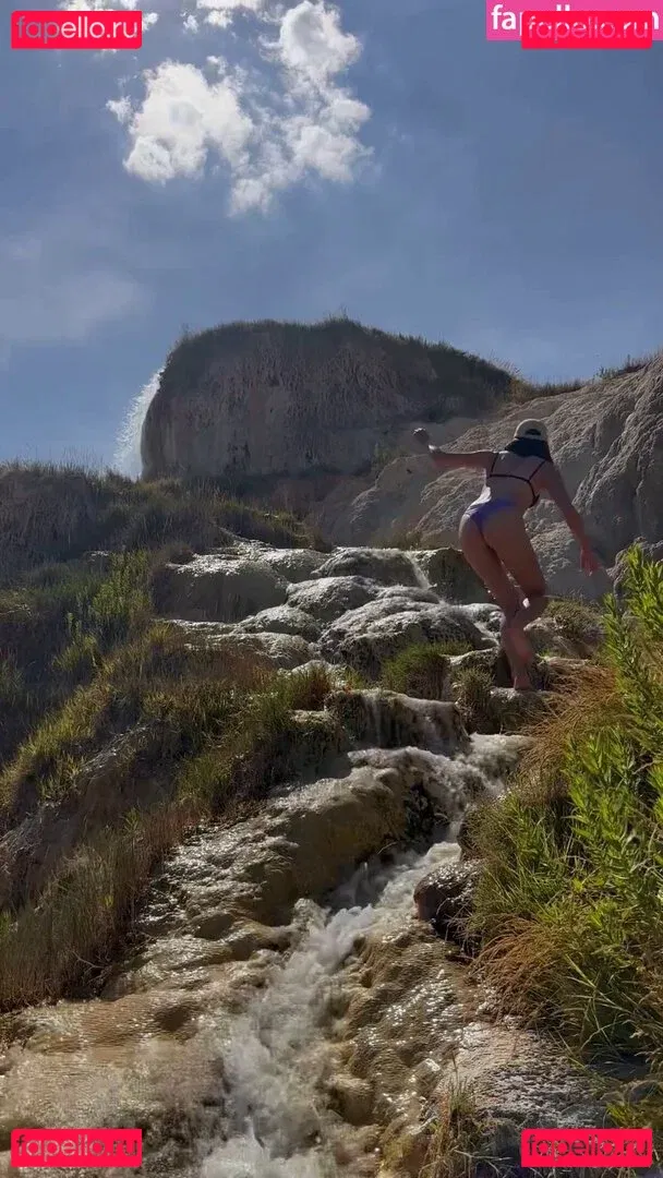 Shanti Tan Onlyfans Photo Gallery 