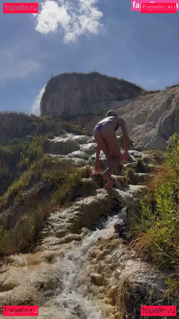 Shanti Tan Onlyfans Photo Gallery 