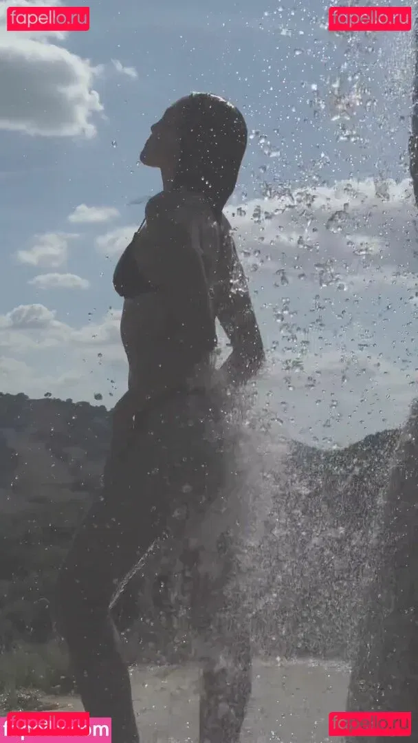 Shanti Tan Onlyfans Photo Gallery 