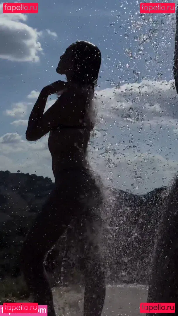 Shanti Tan Onlyfans Photo Gallery 