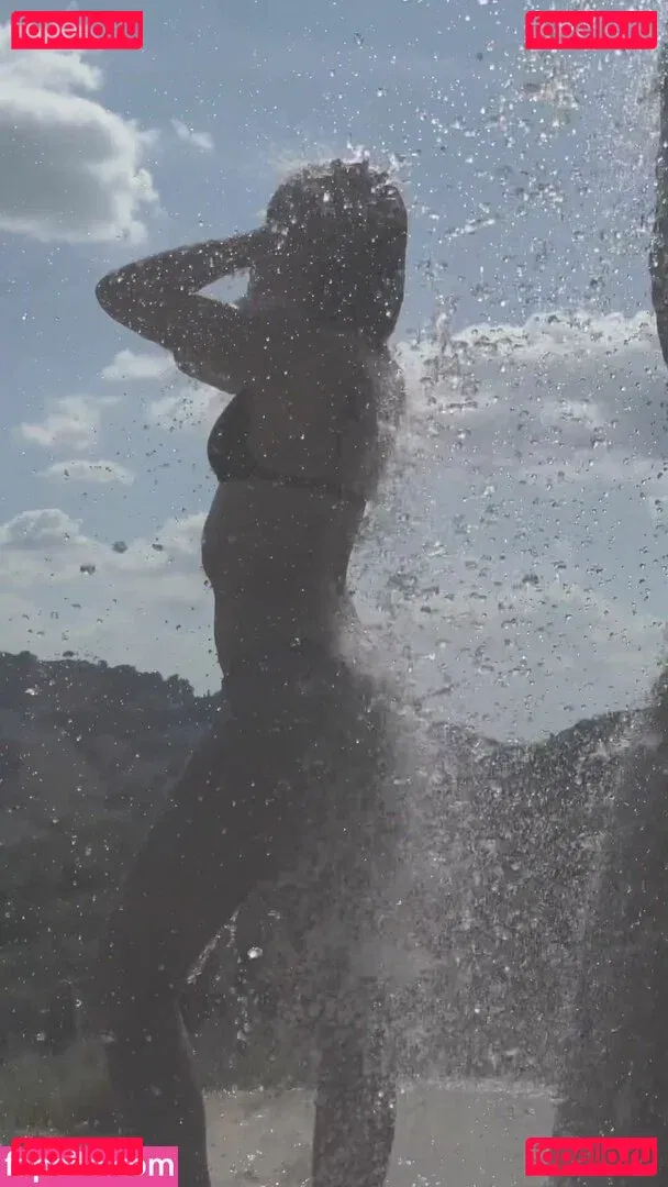 Shanti Tan Onlyfans Photo Gallery 