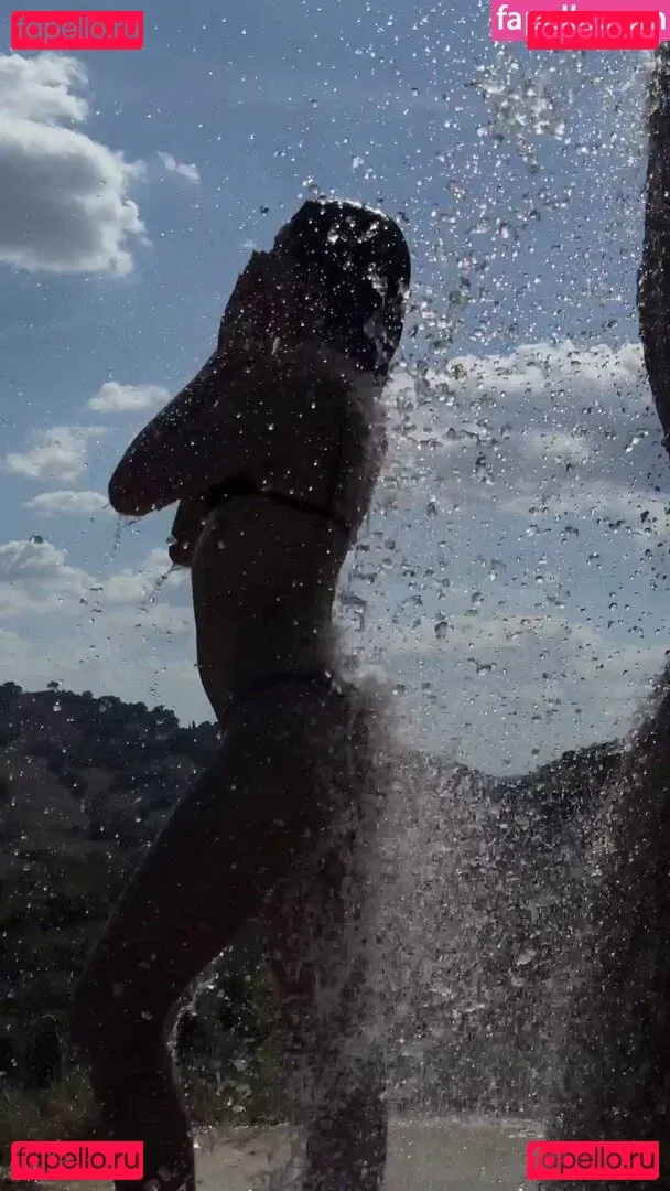 Shanti Tan Onlyfans Photo Gallery 