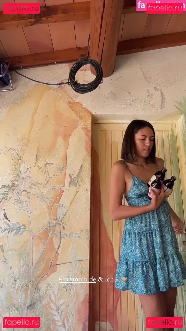 Shanti Tan Onlyfans Photo Gallery 