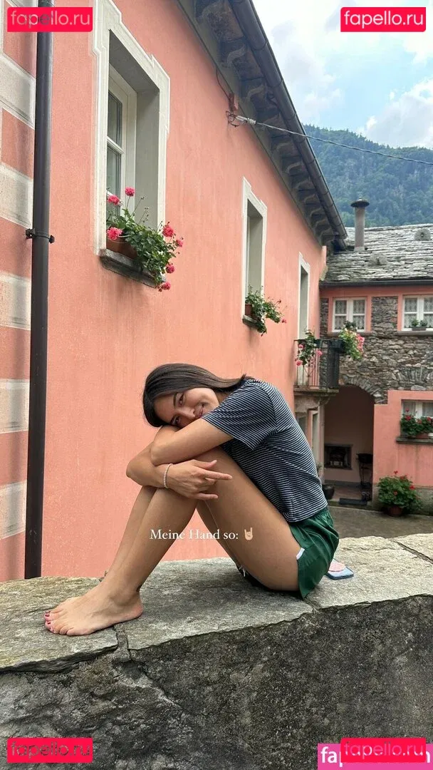 Shanti Tan Onlyfans Photo Gallery 