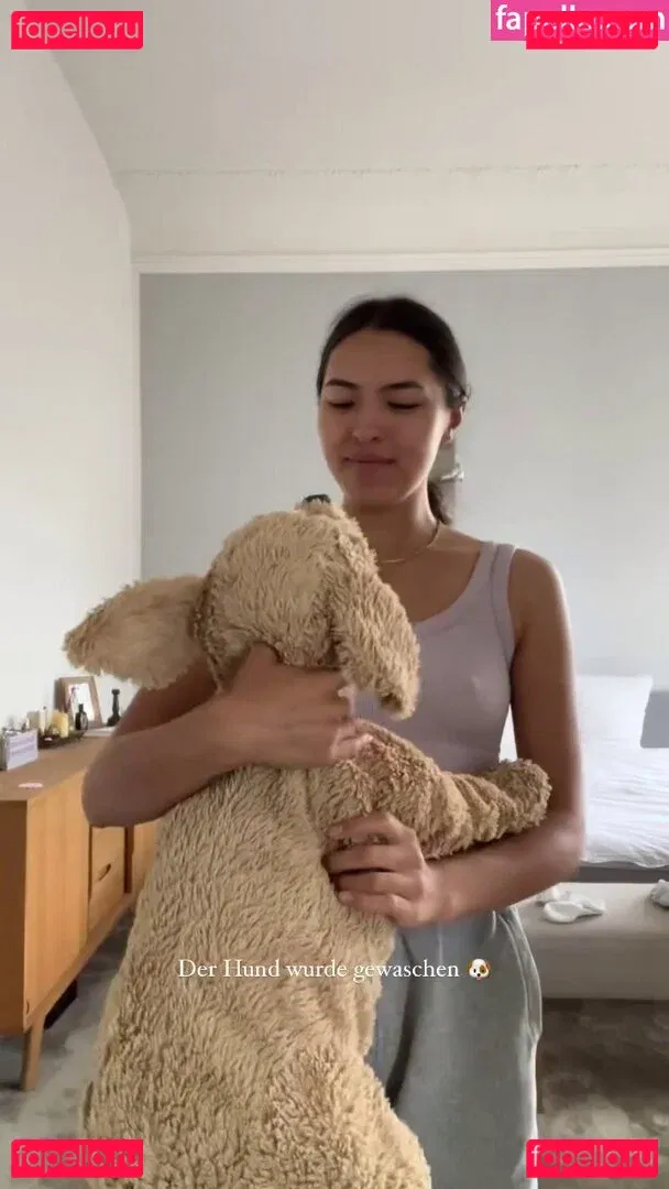 Shanti Tan Onlyfans Photo Gallery 