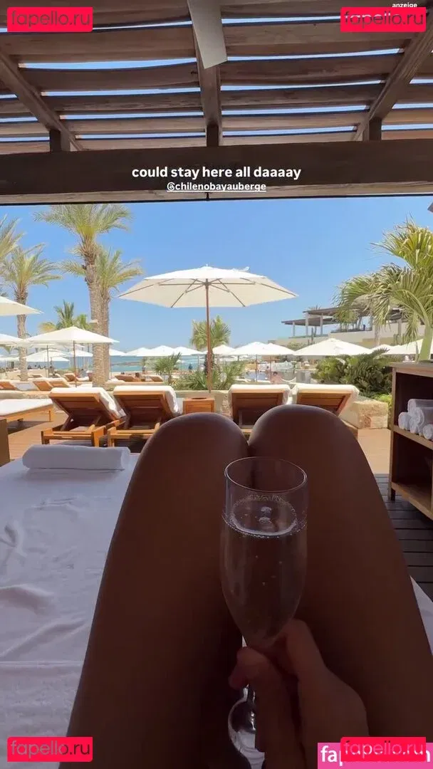 Shanti Tan Onlyfans Photo Gallery 