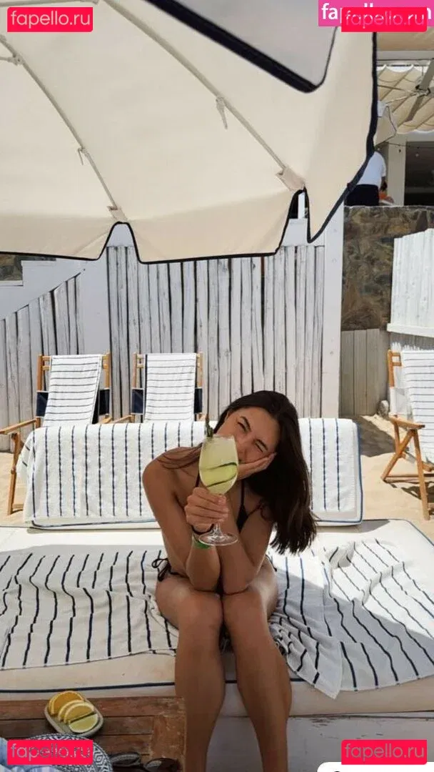 Shanti Tan Onlyfans Photo Gallery 