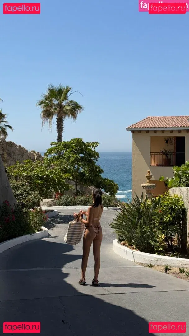 Shanti Tan Onlyfans Photo Gallery 