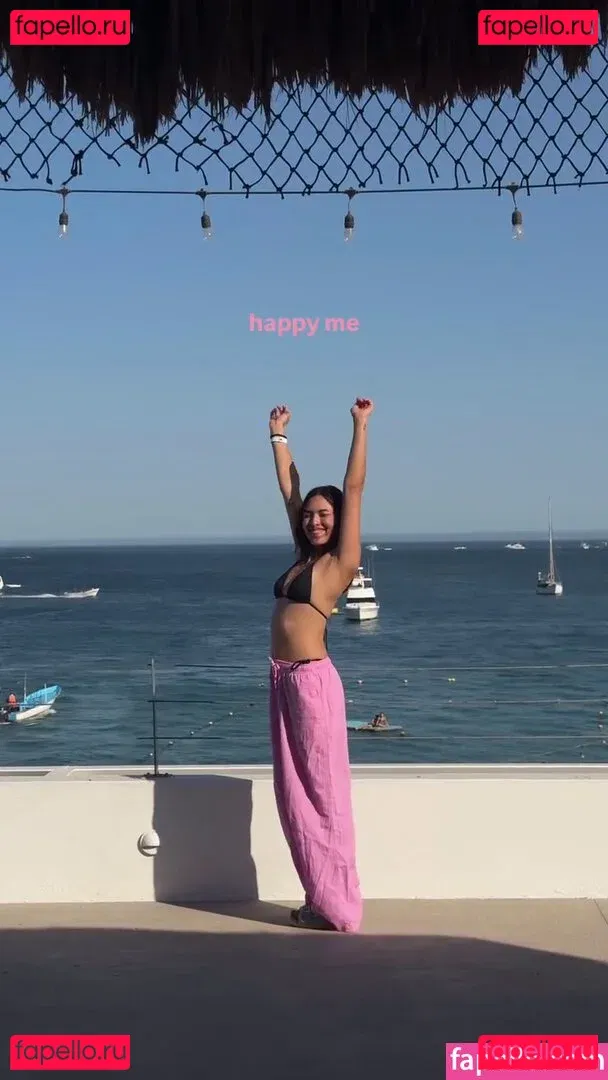 Shanti Tan Onlyfans Photo Gallery 