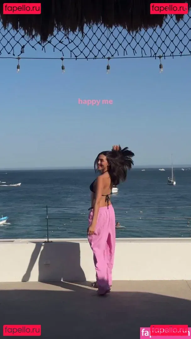 Shanti Tan Onlyfans Photo Gallery 