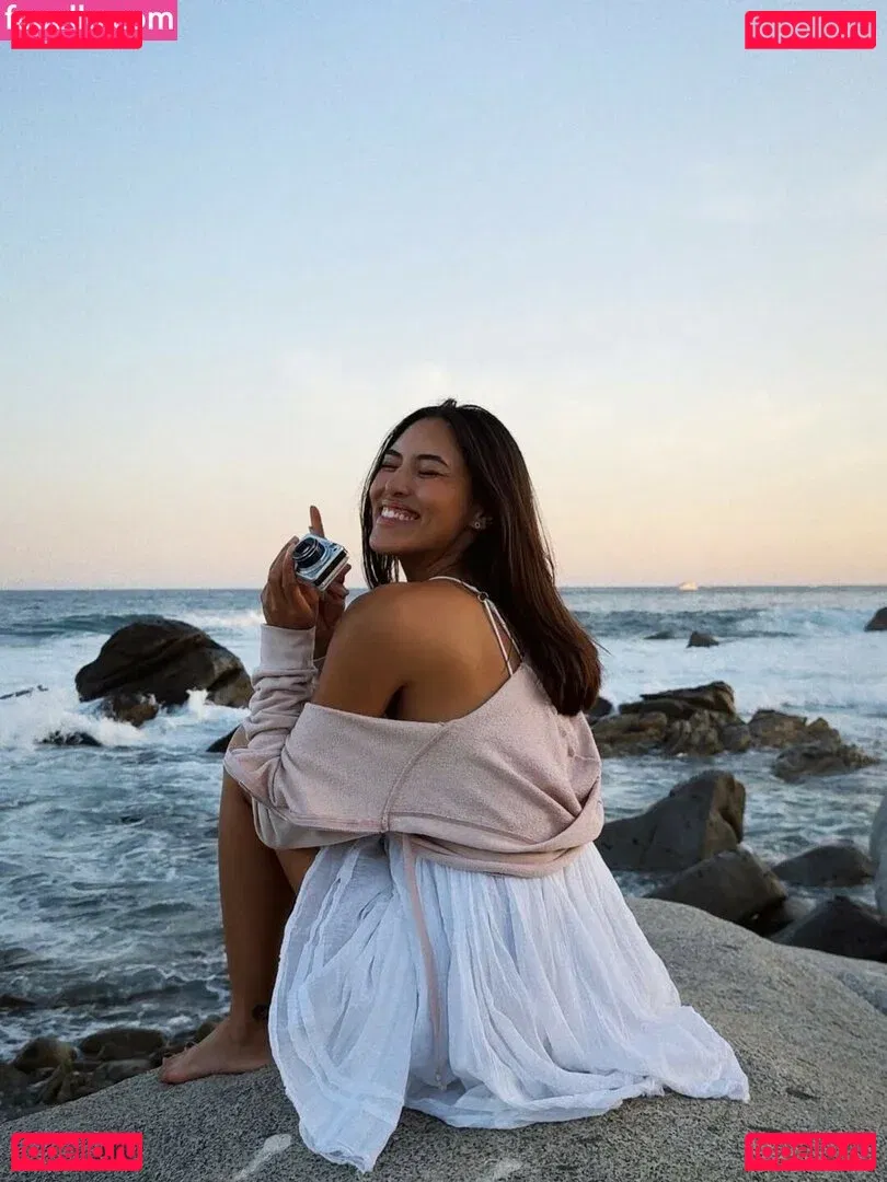 Shanti Tan Onlyfans Photo Gallery 