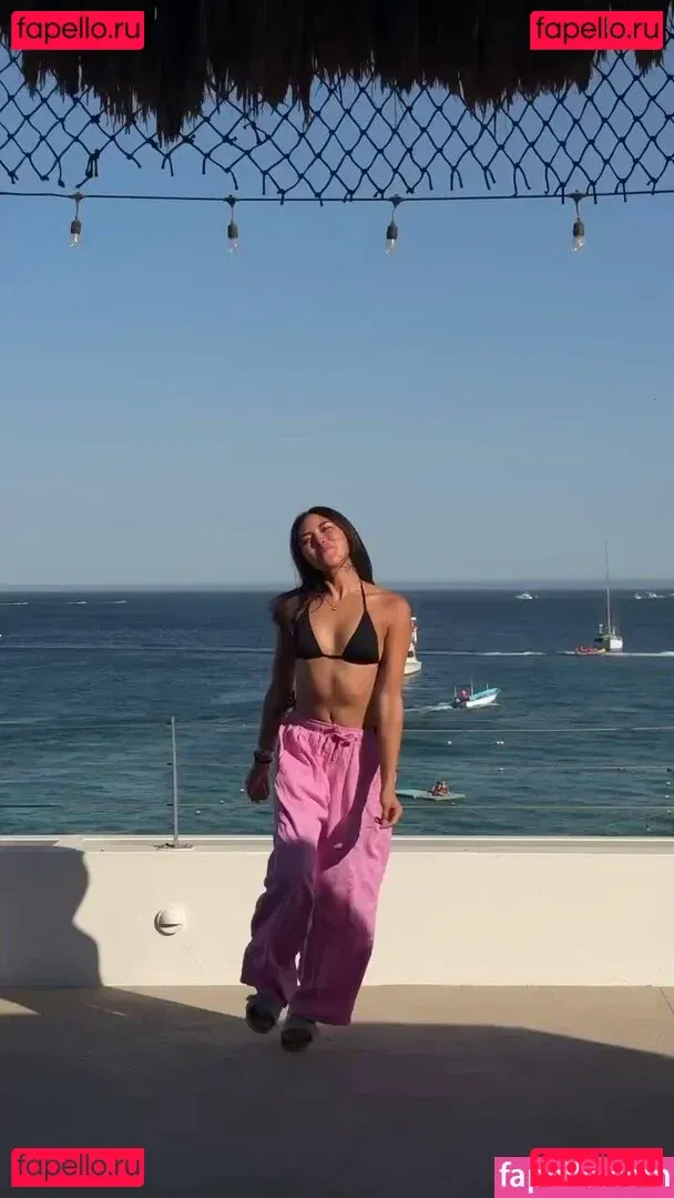 Shanti Tan Onlyfans Photo Gallery 