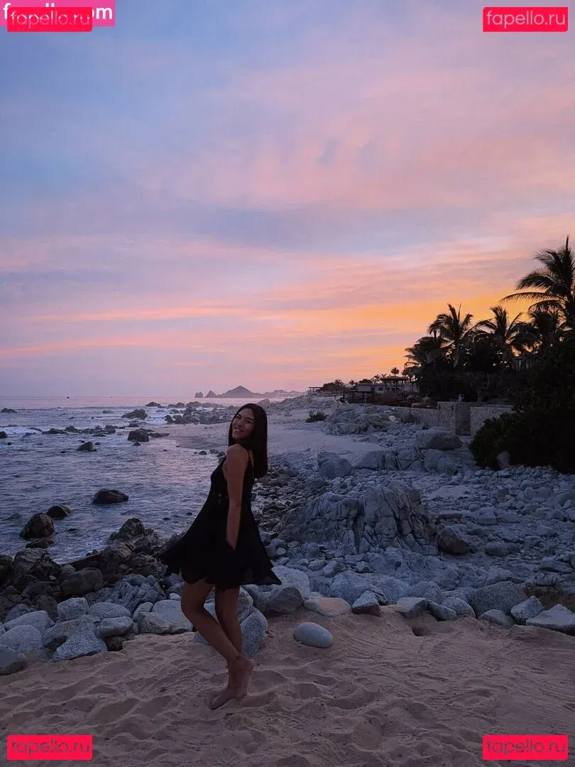 Shanti Tan Onlyfans Photo Gallery 