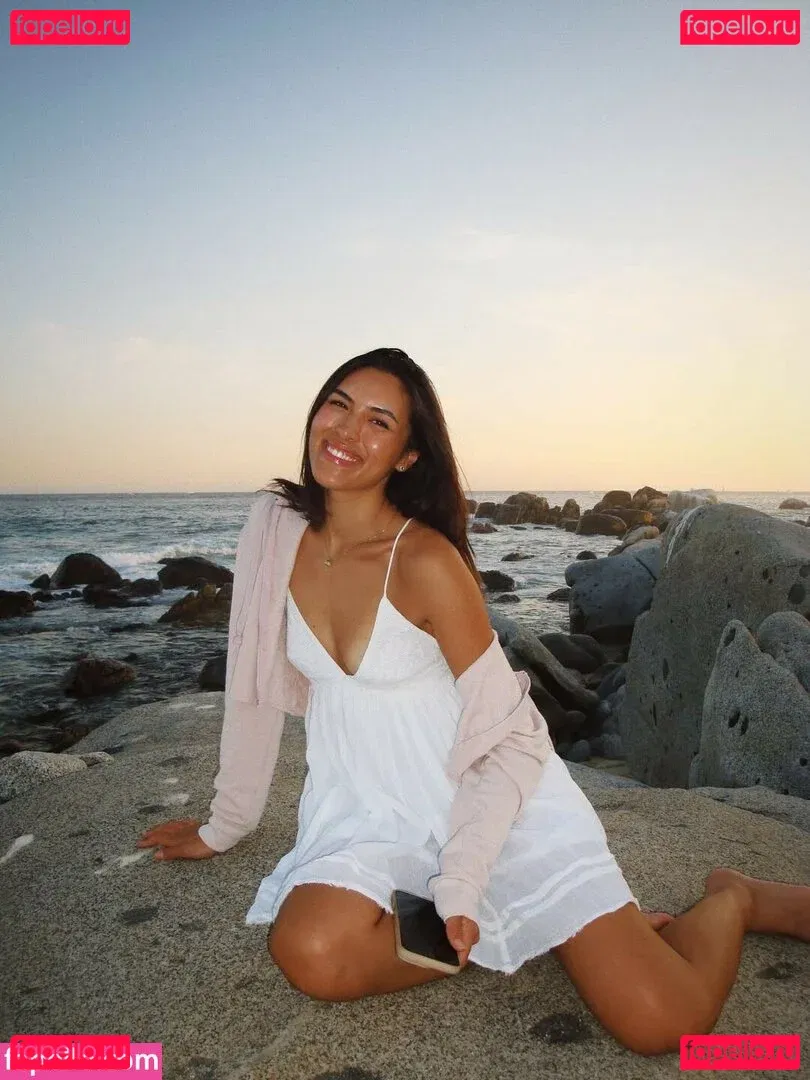 Shanti Tan Onlyfans Photo Gallery 