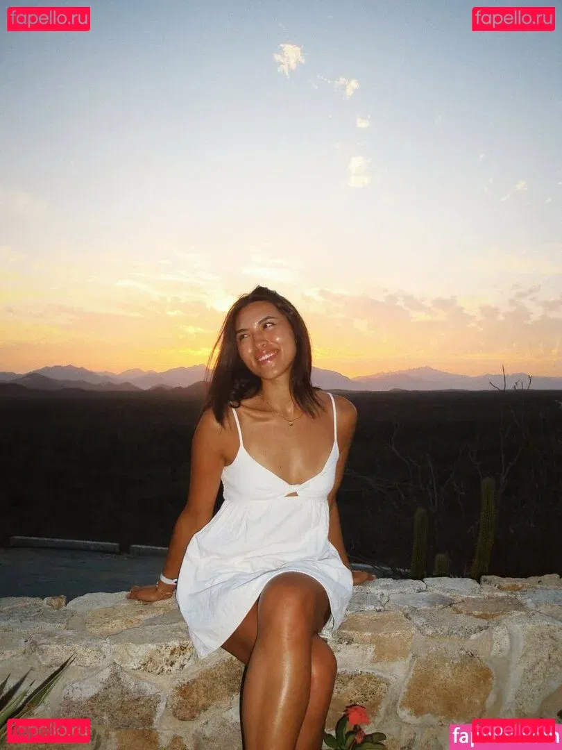 Shanti Tan Onlyfans Photo Gallery 