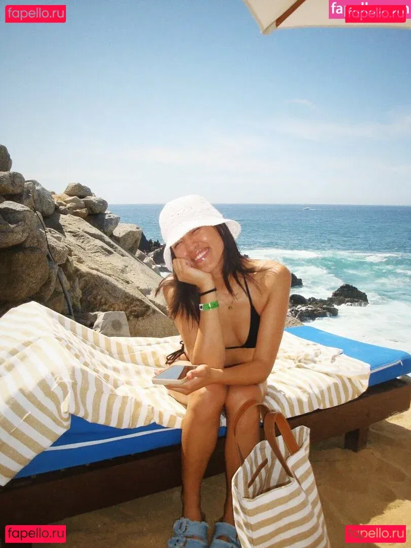 Shanti Tan Onlyfans Photo Gallery 