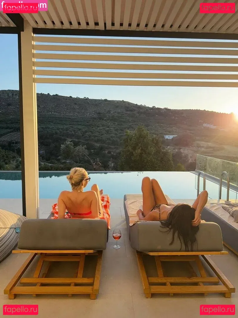 Shanti Tan Onlyfans Photo Gallery 