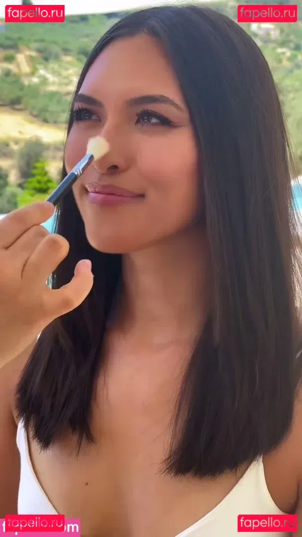 Shanti Tan Onlyfans Photo Gallery 