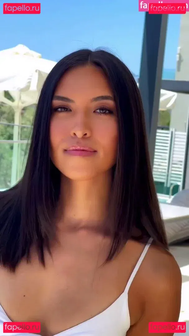 Shanti Tan Onlyfans Photo Gallery 