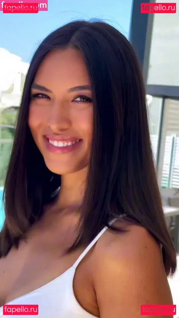 Shanti Tan Onlyfans Photo Gallery 