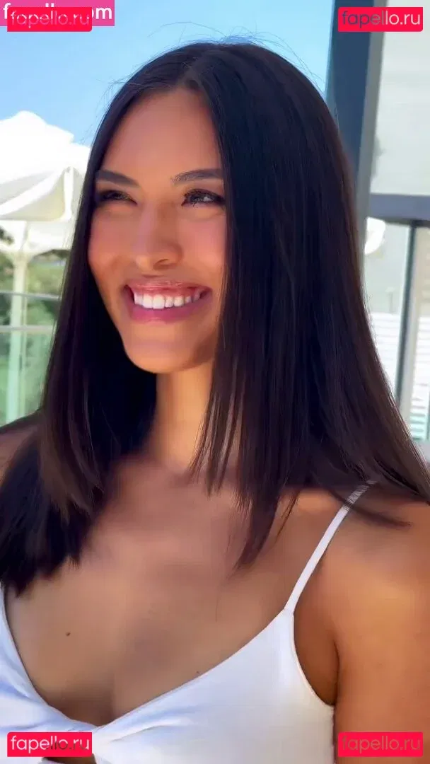 Shanti Tan Onlyfans Photo Gallery 