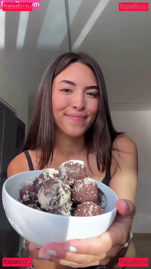 Shanti Tan Onlyfans Photo Gallery 