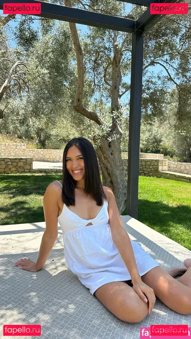 Shanti Tan Onlyfans Photo Gallery 