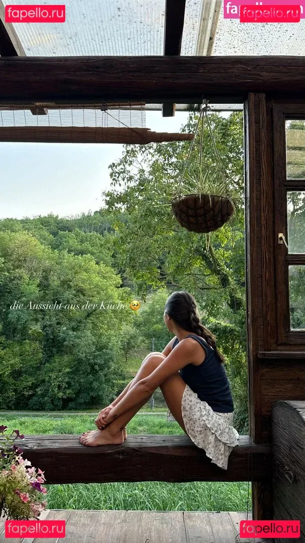 Shanti Tan Onlyfans Photo Gallery 