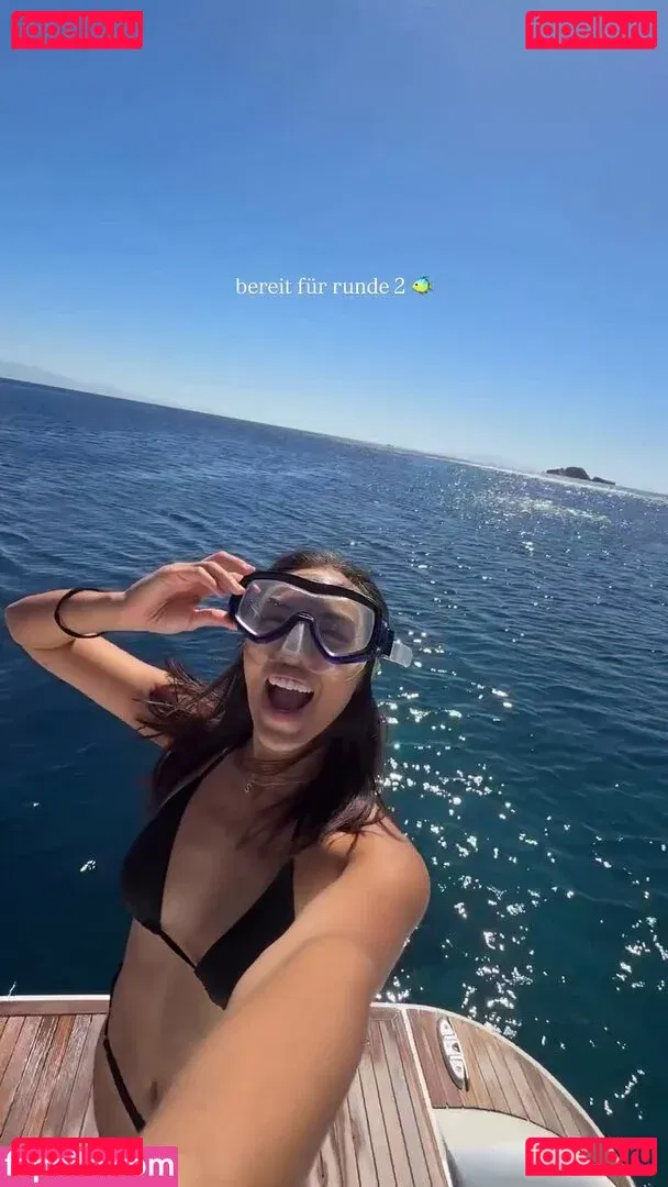 Shanti Tan Onlyfans Photo Gallery 