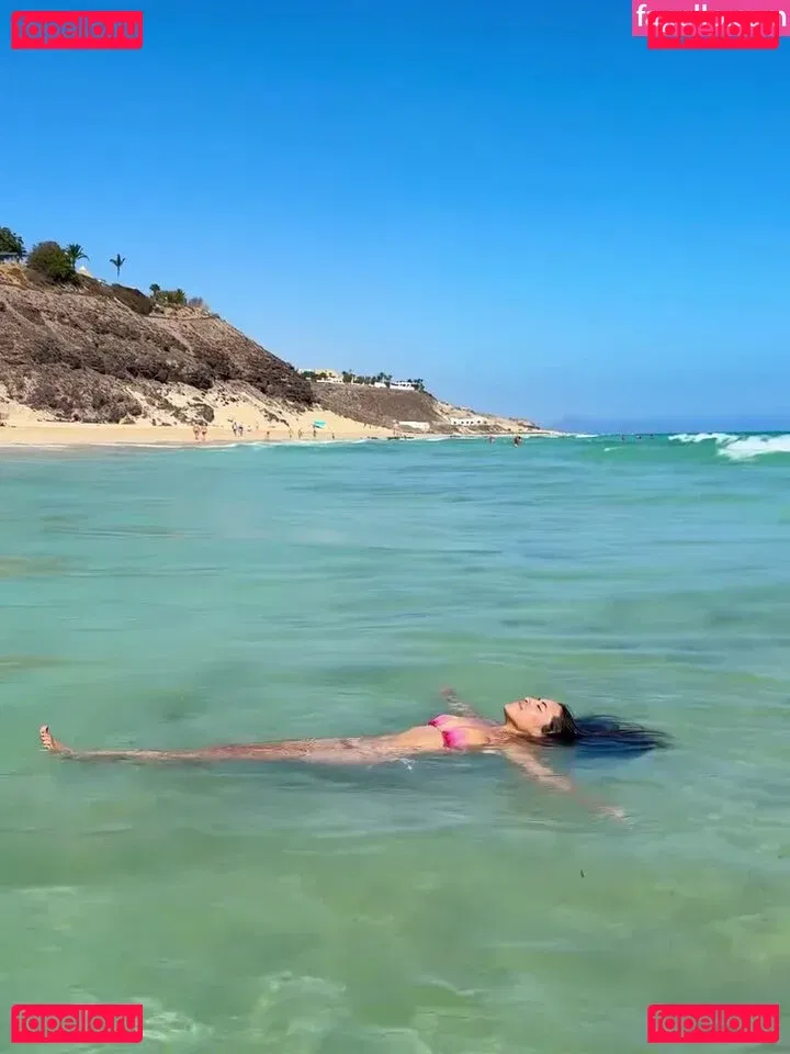 Shanti Tan Onlyfans Photo Gallery 