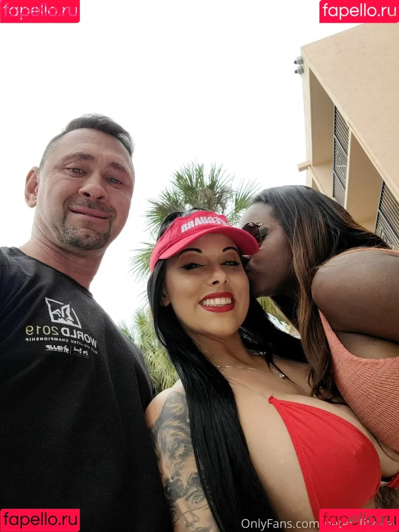 swinger_couple Onlyfans Photo Gallery 