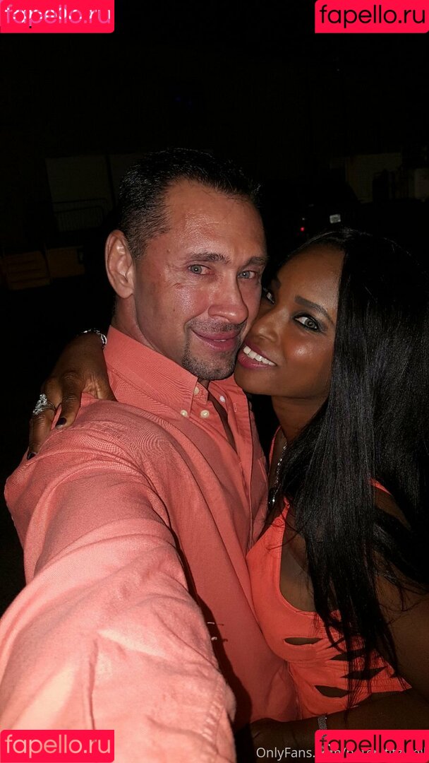 swinger_couple Onlyfans Photo Gallery 