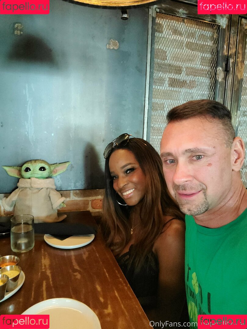 swinger_couple Onlyfans Photo Gallery 