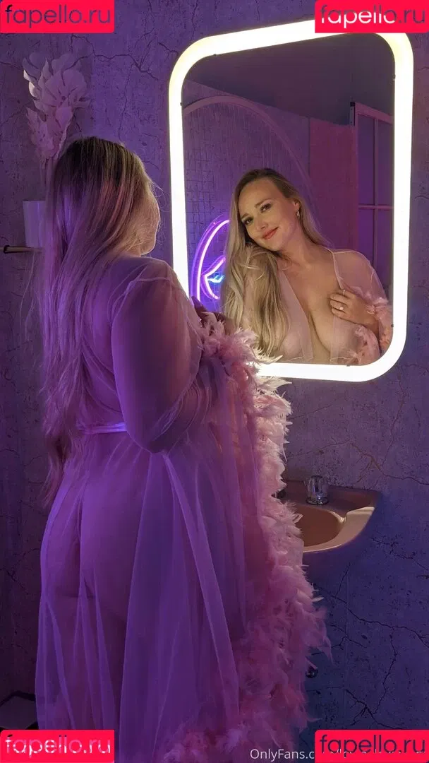 LovingLexieKent Onlyfans Photo Gallery 