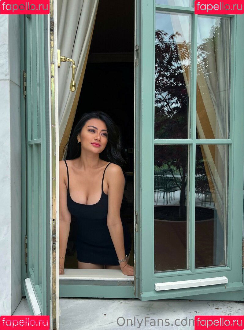 Cambodian Onlyfans Photo Gallery 