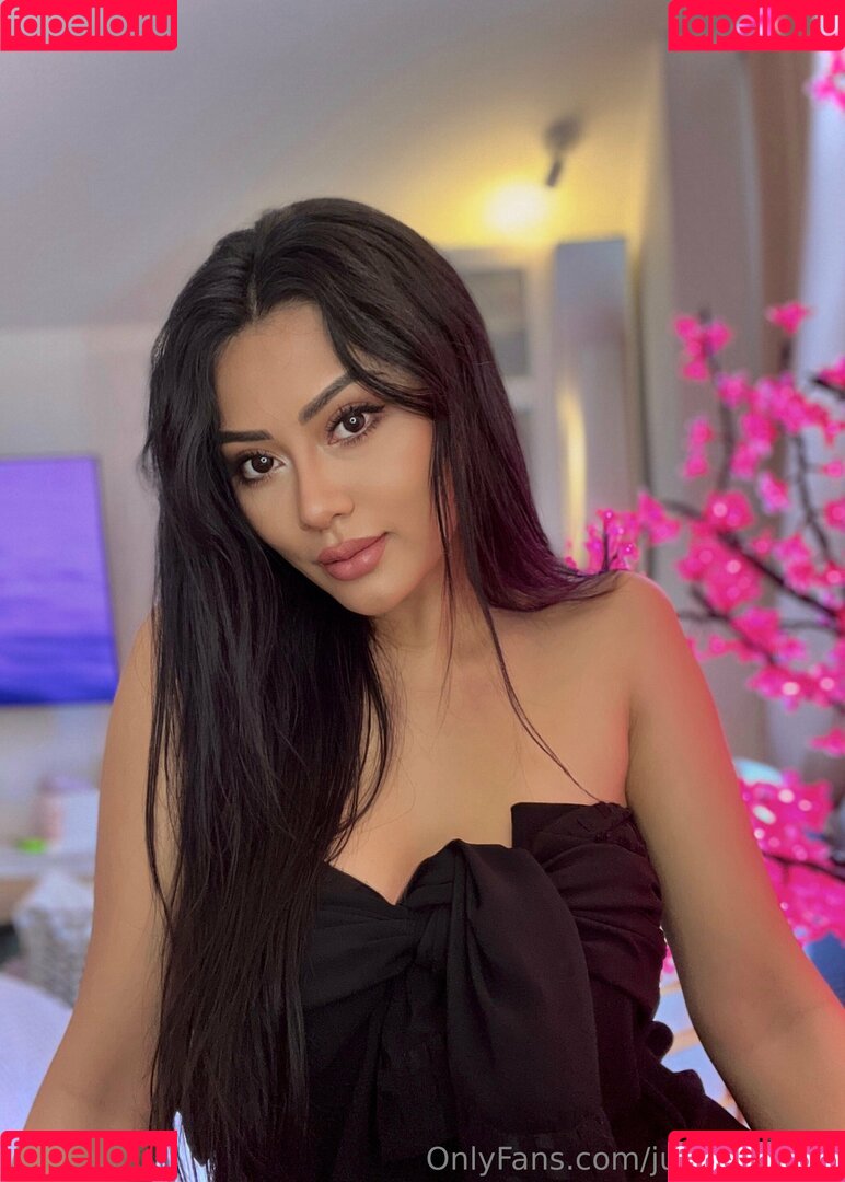 Cambodian Onlyfans Photo Gallery 