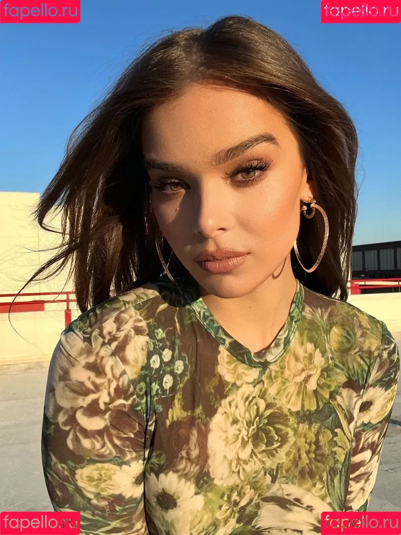 Hailee Steinfeld Onlyfans Photo Gallery 