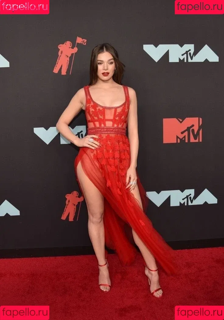 Hailee Steinfeld Onlyfans Photo Gallery 