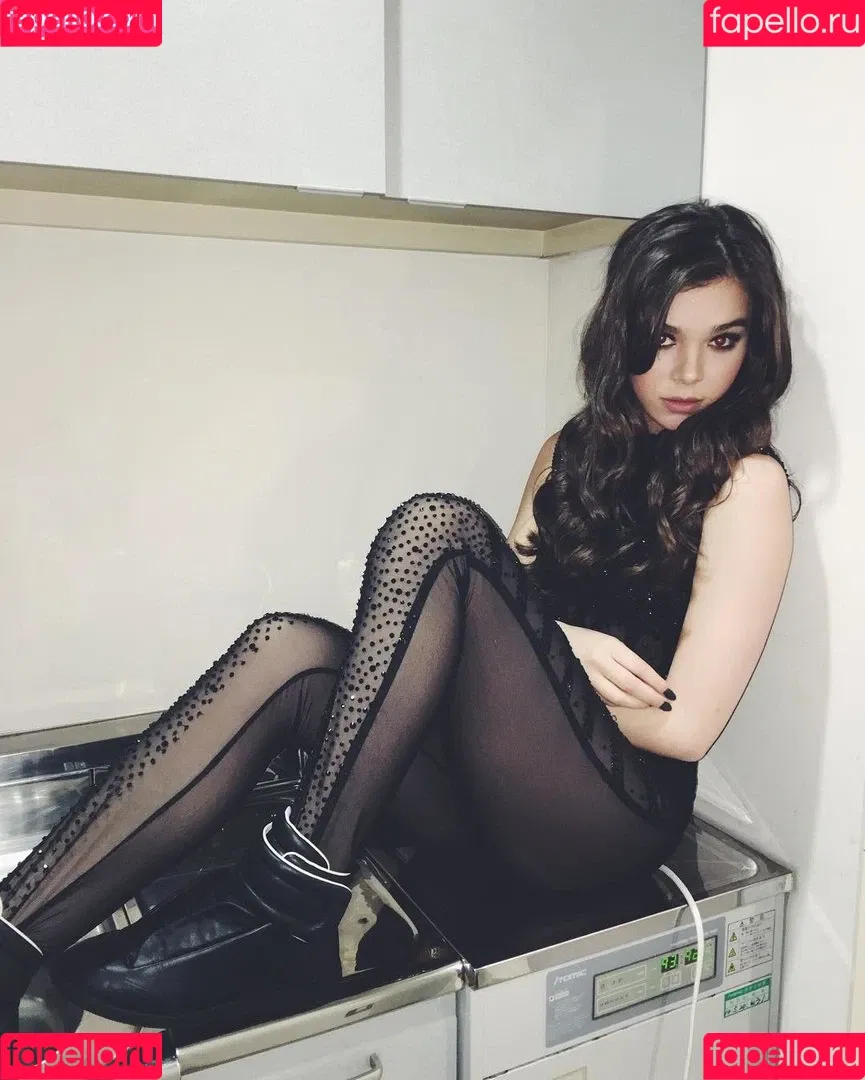 Hailee Steinfeld Onlyfans Photo Gallery 