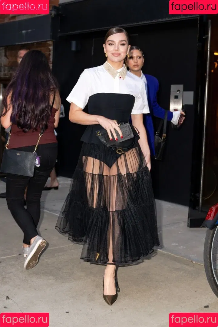 Hailee Steinfeld Onlyfans Photo Gallery 