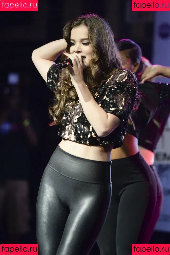 Hailee Steinfeld Onlyfans Photo Gallery 
