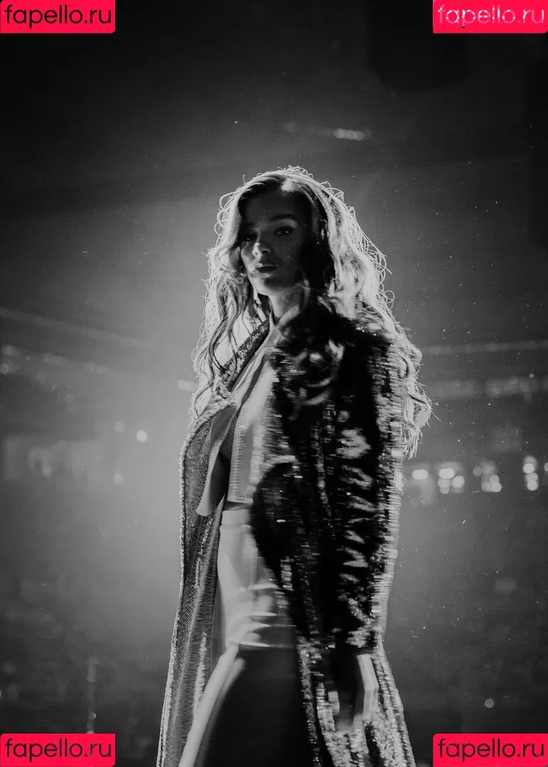 Hailee Steinfeld Onlyfans Photo Gallery 
