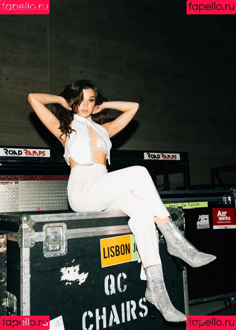 Hailee Steinfeld Onlyfans Photo Gallery 