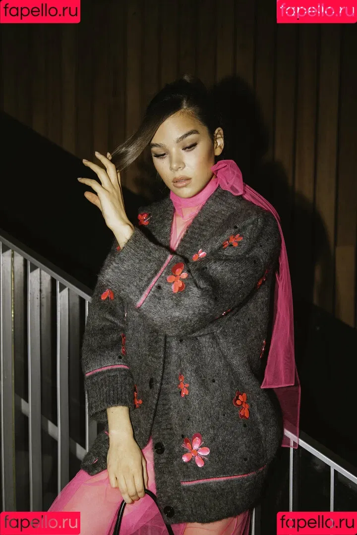 Hailee Steinfeld Onlyfans Photo Gallery 