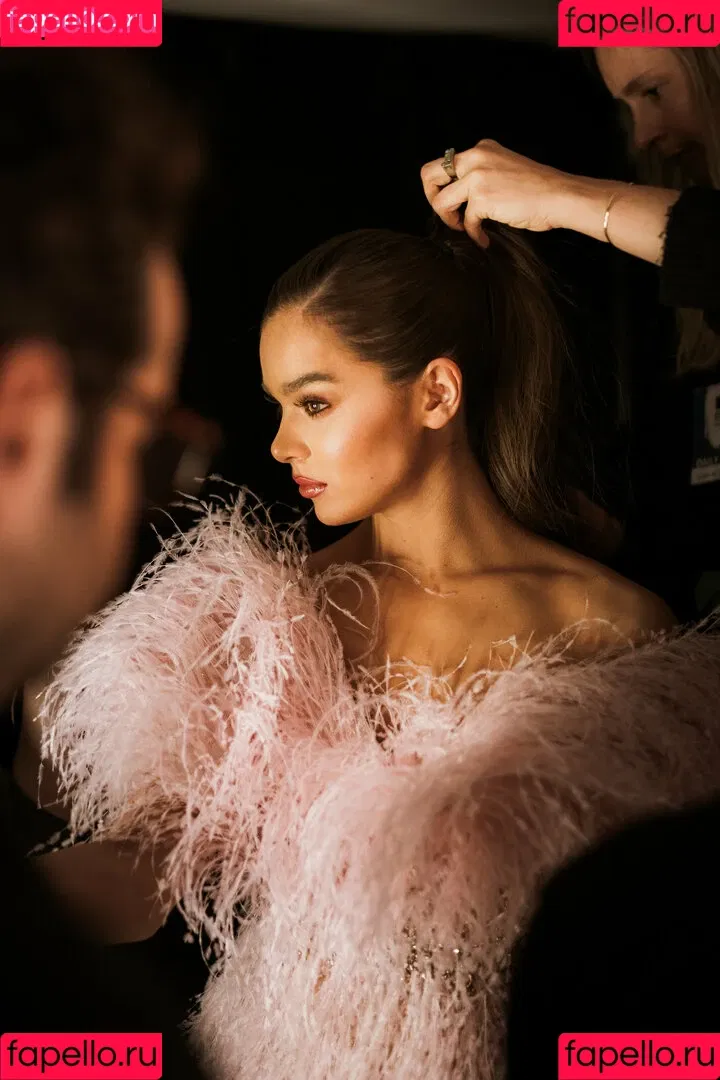 Hailee Steinfeld Onlyfans Photo Gallery 