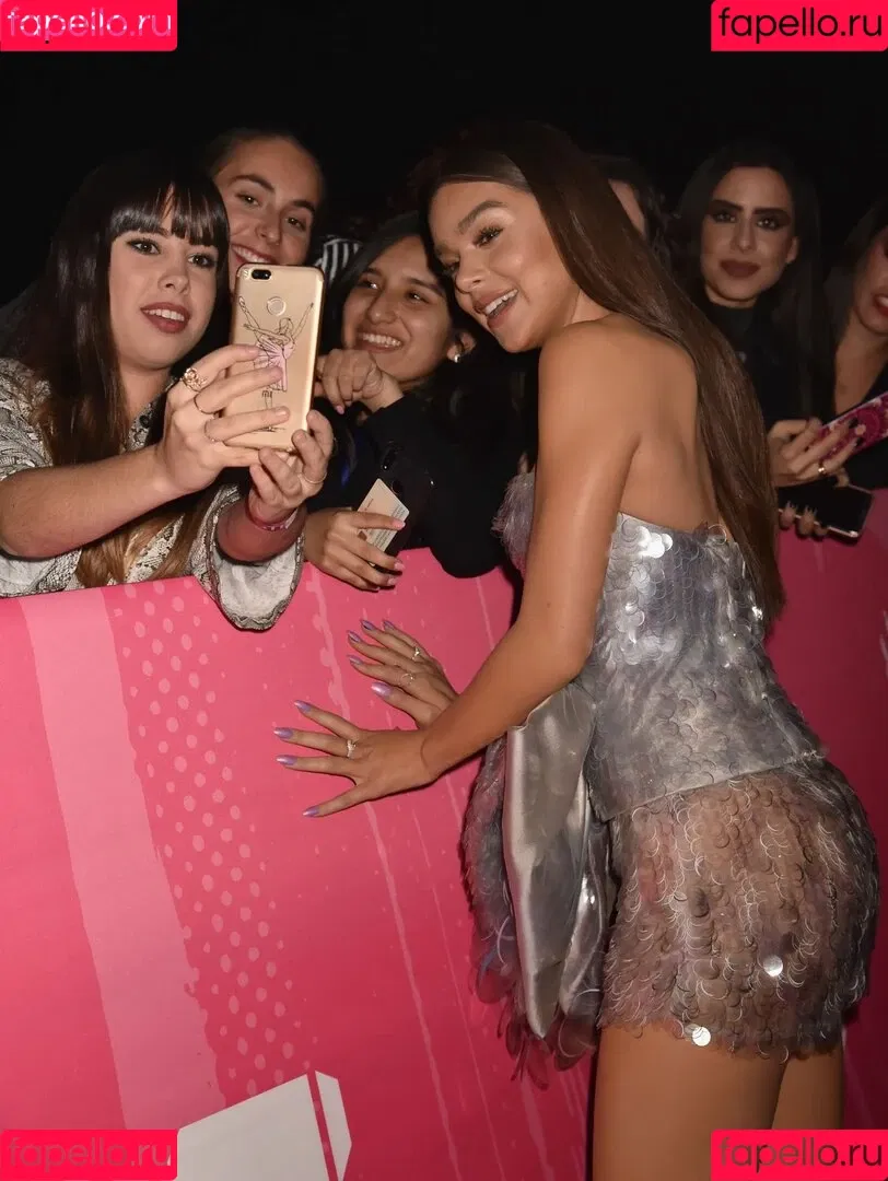 Hailee Steinfeld Onlyfans Photo Gallery 