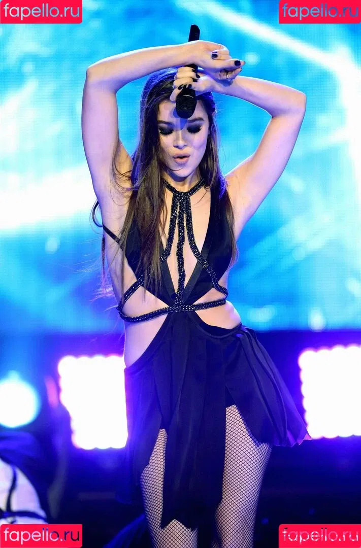 Hailee Steinfeld Onlyfans Photo Gallery 