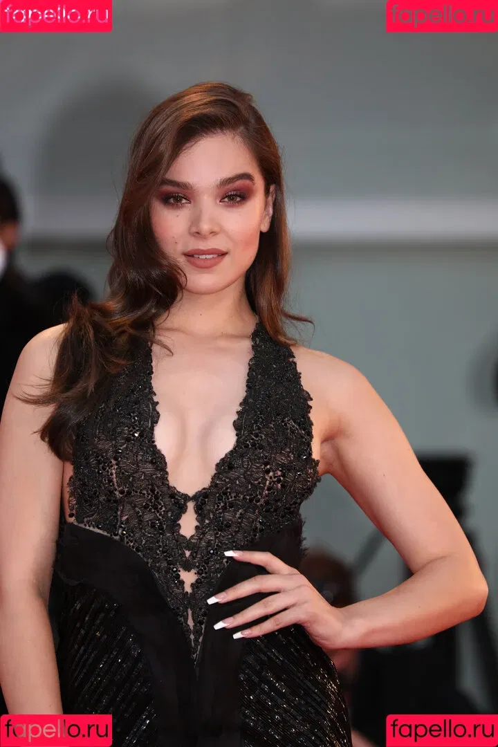 Hailee Steinfeld Onlyfans Photo Gallery 